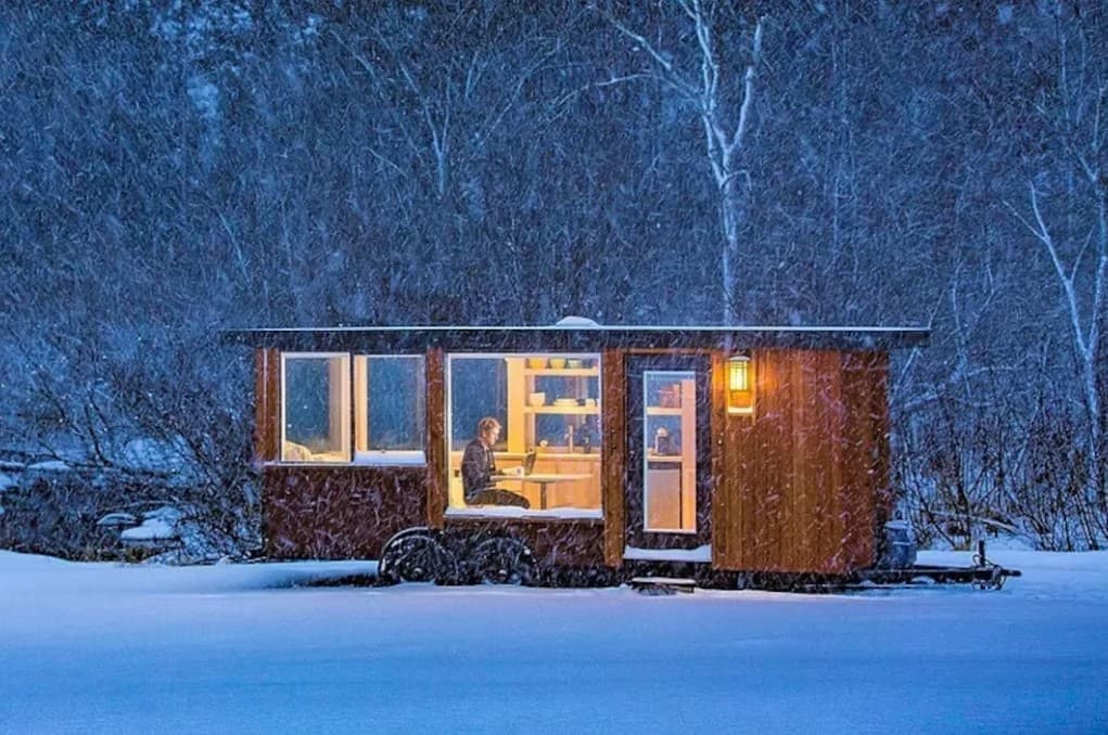 6/ VISTA — Escape tiny home
